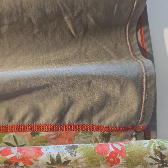 Patagonia Women's Long Sleeve Surf Shirt / Rashguard - Picture 6 of 11